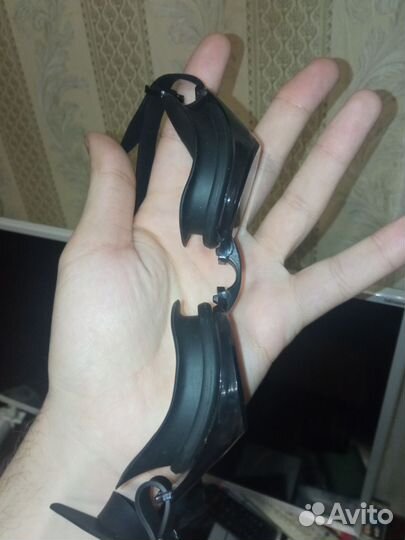 Очки и шапочка для плавания