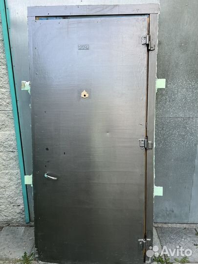 Металлическая дверь входная