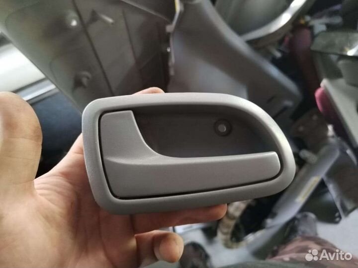 Ручка передняя правая на kia picanto
