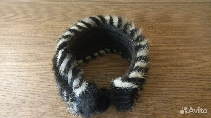 Головной убор из вязаного меха норки
