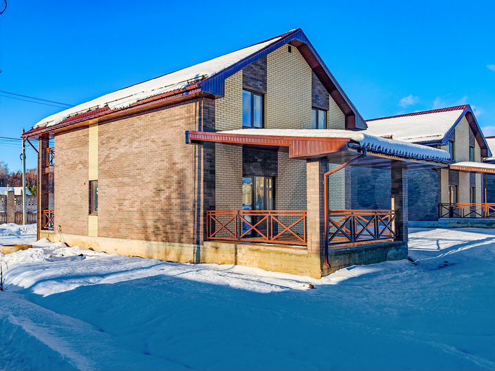 Дом 192,7 м² на участке 7 сот.