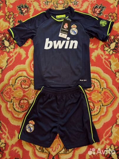 Футбольная форма Real Madrid