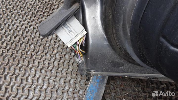 Дверь задняя правая Land Rover Discovery III