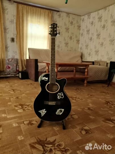 Полуакустическая гитара