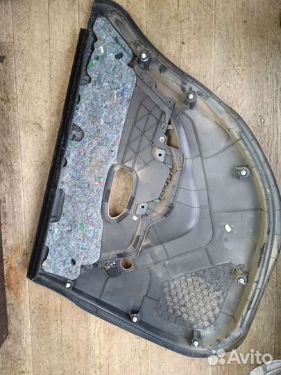 Обшивка двери задняя левая Nissan Almera G15