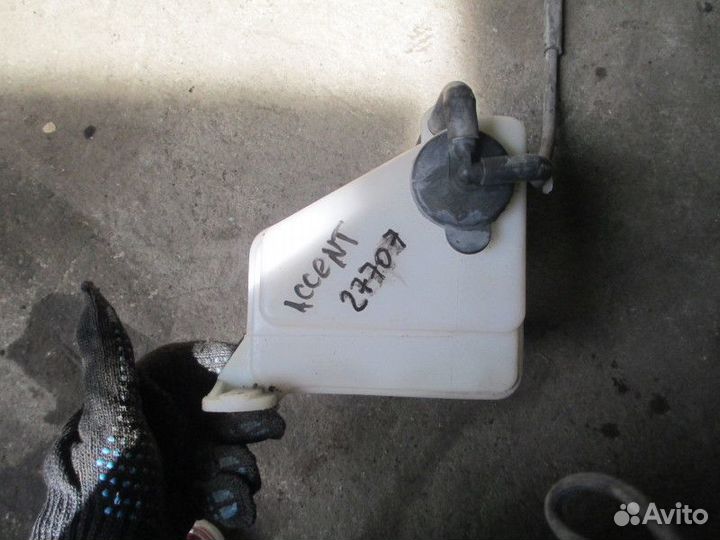 Бачок расширительный Hyundai Accent II (+тагаз) 20