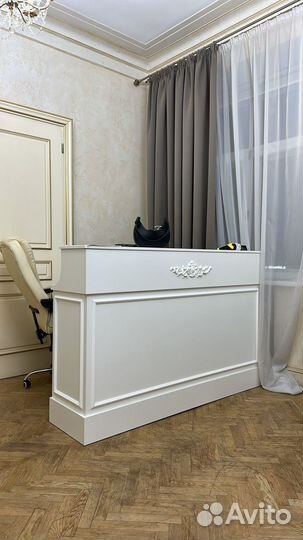 Стойка ресепшн/стойка администратора/ресепшен