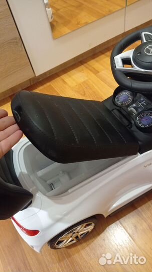 Машинка каталка mercedes с ручкой