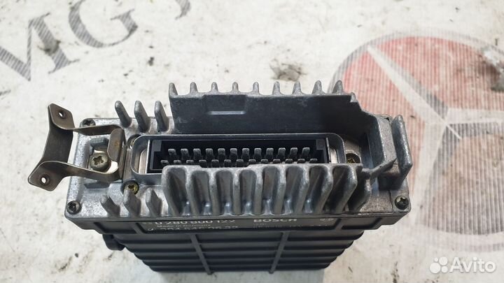 Блок управления двигателя Mercedes-Benz W126 R107