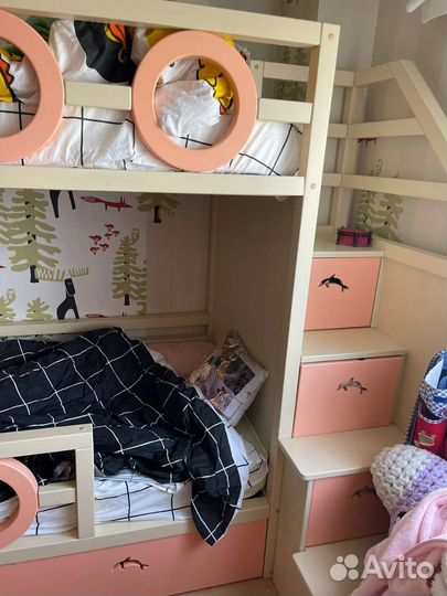 Двухъярусная кровать