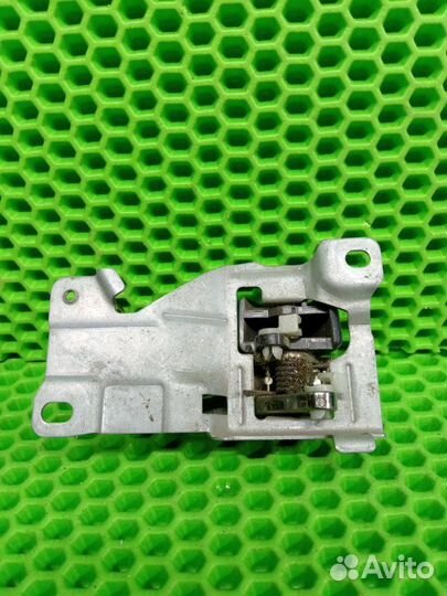 Ручка двери внутренняя левая Mitsubishi Galant