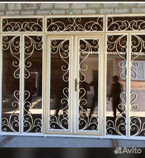 Двери ворота Пирила навес