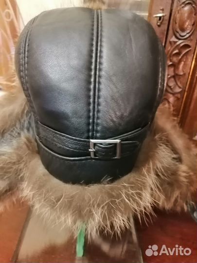 Шапка из меха енота