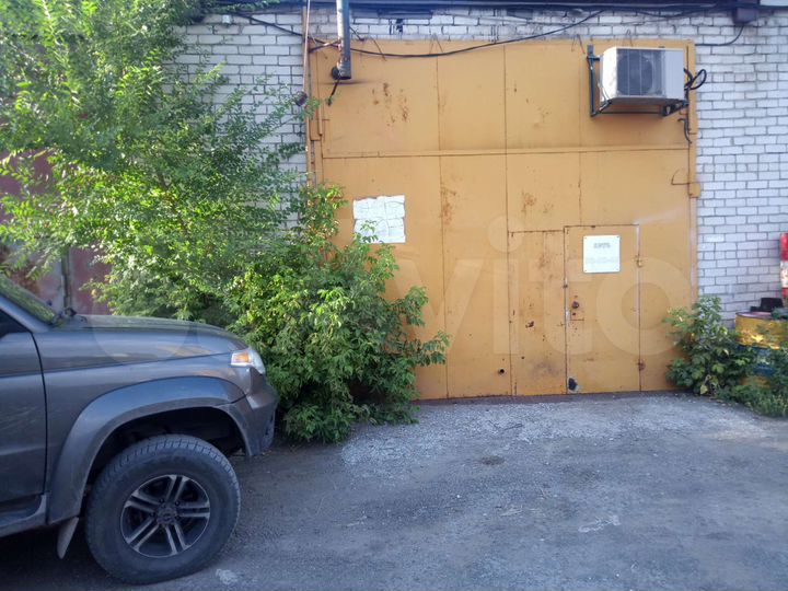 Гараж, > 30 м²