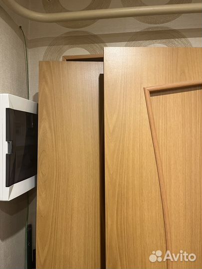 Продам две двери ванна туалет (узенькие)