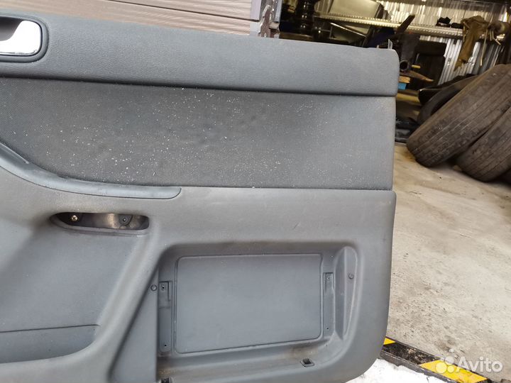 Обшивка карта двери передняя правая Audi A3