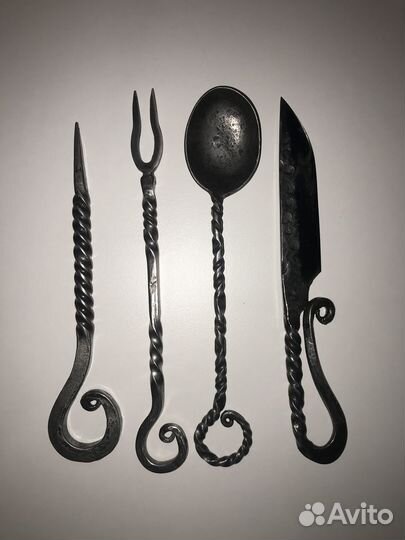 Кованные столовые приборы. нож, вилка ложка