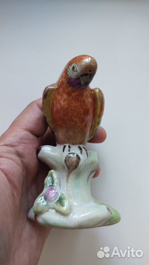 Фарфоровая статуэтка