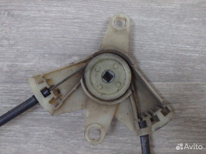 Стеклоподъемник электрический задний правый 2110