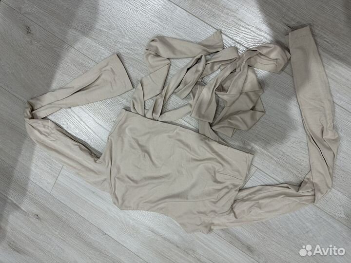 Леггинсы со штрипками и лонгслив macrocosm