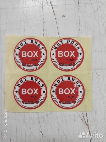 Печать наклеек и этикеток с логотипом