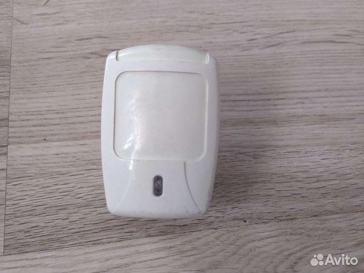 Извещать охранный объемный радиоволновый