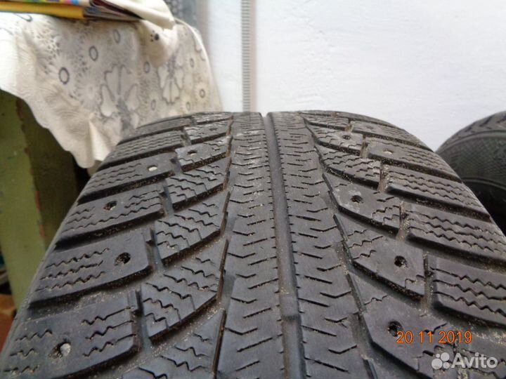 Gislaved Nord Frost 5 215/55 R16