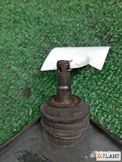 Рычаг передний правый toyota progres