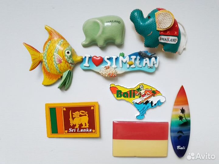 Магниты на холодильник из разных стран