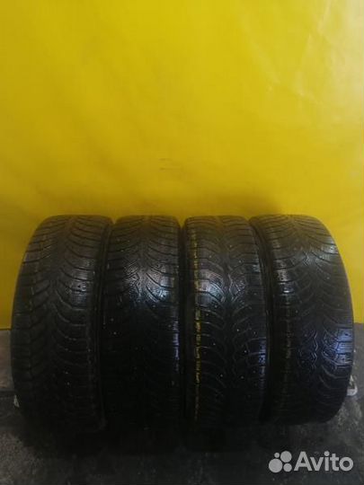 Bridgestone Blizzak Spike-01 215/65 R16