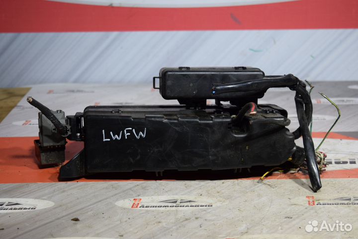 Блок предохранителей c Mazda MPV lwfw AJ-DE