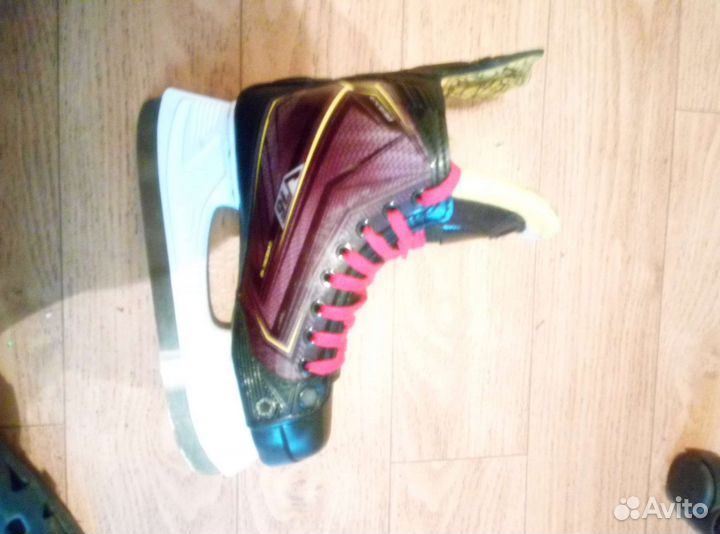 Коньки хоккейные v76 5EE