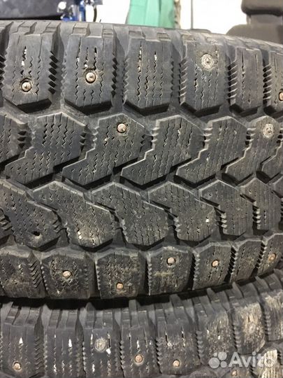 Yokohama Ice Guard F700Z 215/70 R16