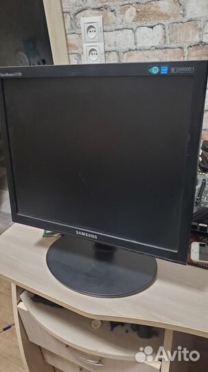 Монитор Samsung