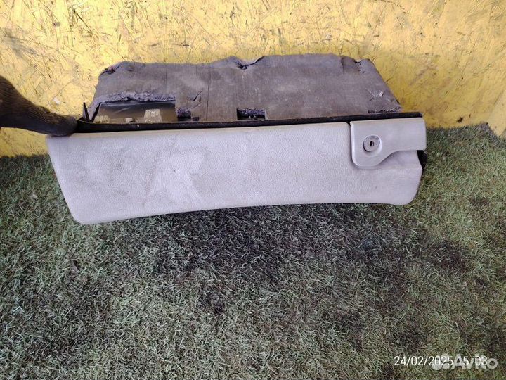 Бардачок Mercedes-Benz C- Class W203 M111.955 2003