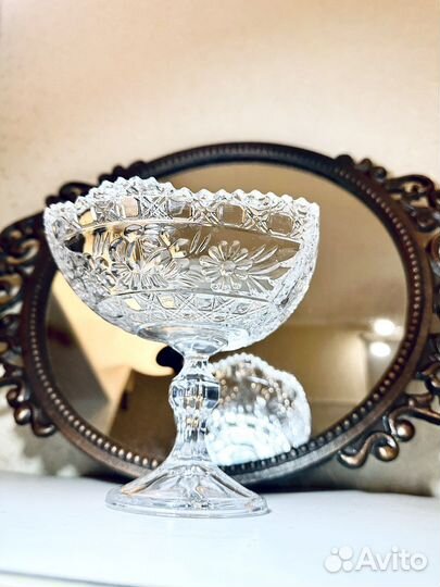 Ваза для фруктов конфет на ножке