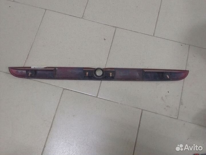 Накладка двери багажника Mitsubishi Carisma