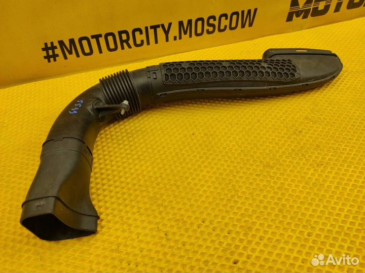 Патрубок воздушный Mercedes-Benz W212 M274.920