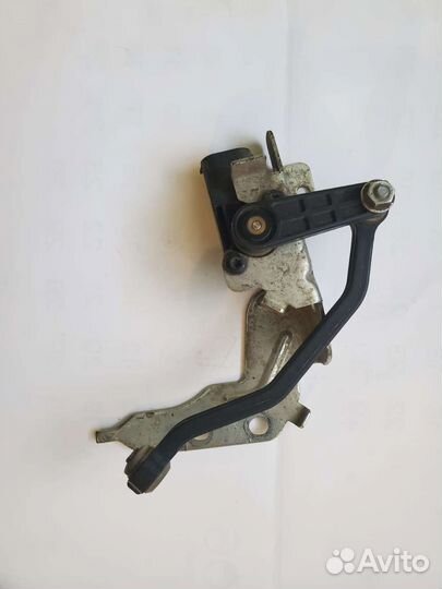 Датчик уровня подвески Форд Куга 2