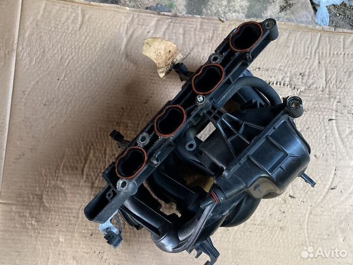 Впускной коллектор Ford Focus ll 1.6л