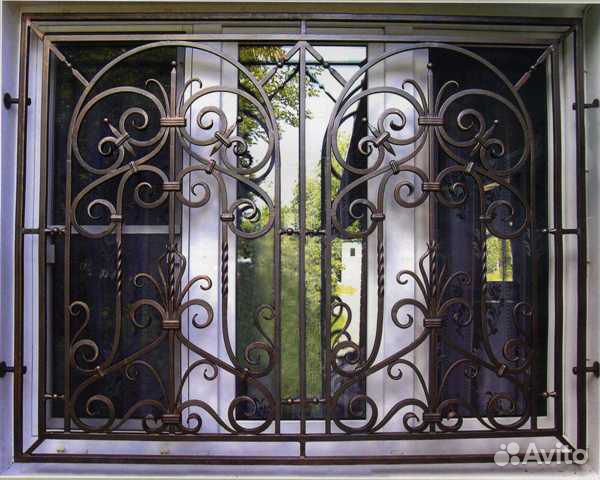 Решетки на окна кованые N 438 на заказ