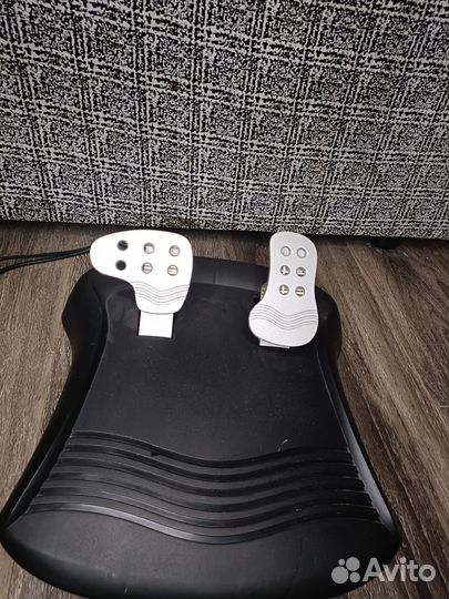 Игровой руль Genius с педалями