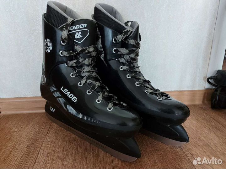 Хоккейные коньки Leader