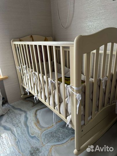 Детская кроватка