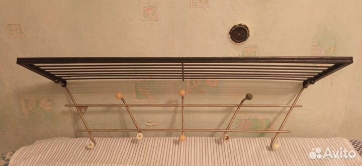 Вешалка настенная