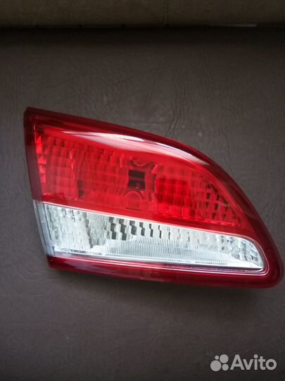 Задний фонарь Nissan Almera