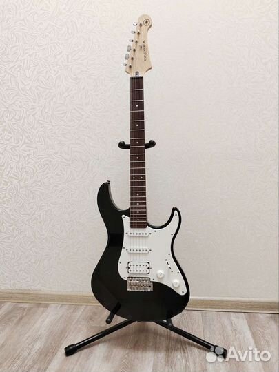 Электрогитара Yamaha pacifica 012