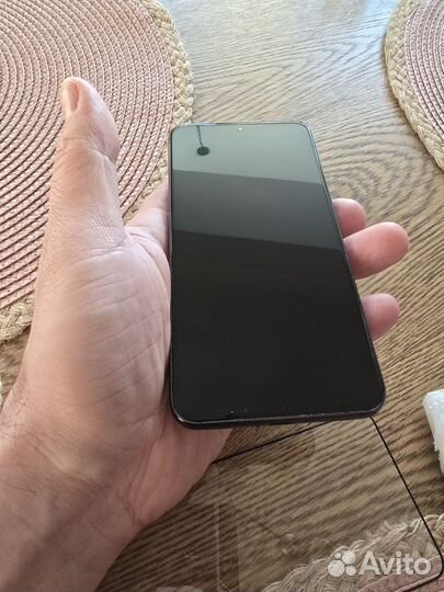 Samsung Galaxy S22, 8/128 ГБ