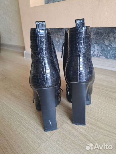 Ботинки женские