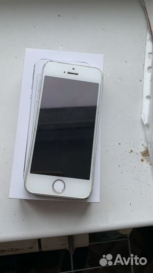 iPhone SE, 128 ГБ